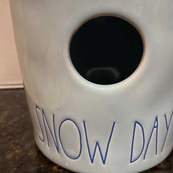 Rae Dunn - SNOW DAY - round birdhouse - Picture 3 of 5